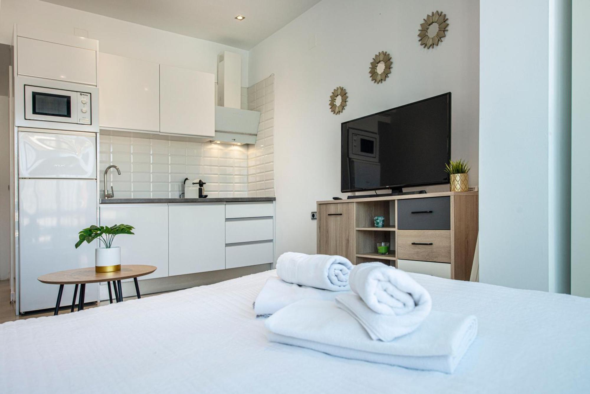 Estudio En Torremolinos Con Piscina Экстерьер фото