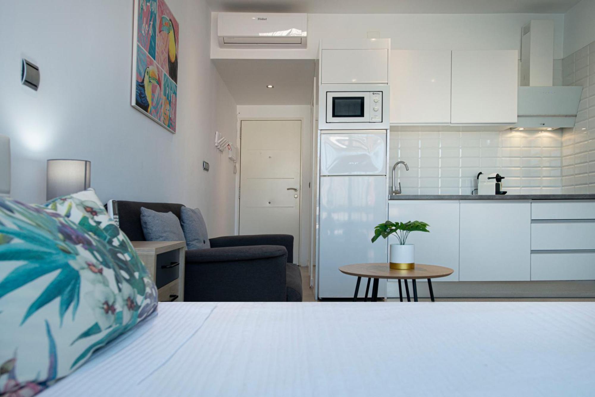 Estudio En Torremolinos Con Piscina Экстерьер фото